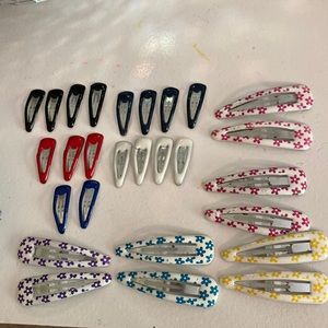 🌸BOGO FREE🌸 assorted barrettes
